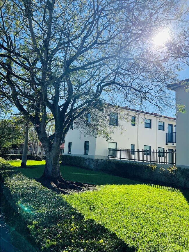 Building Photo - 4203 SW 15th St