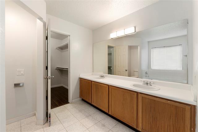 Building Photo - 206 Shady Brook Dr
