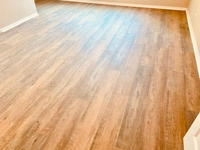 Building Photo - REMODELED 3 BEDROOM 2.5 BATH HOME CLOSE TO DOWNTOWN HOUSTON