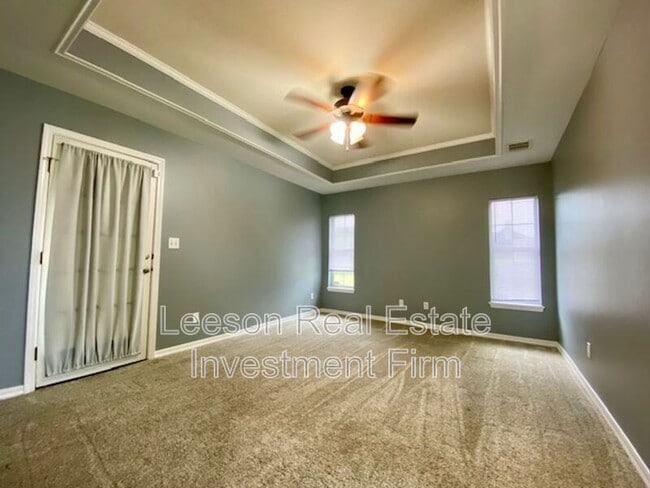 Building Photo - 5842 Bayou Dr