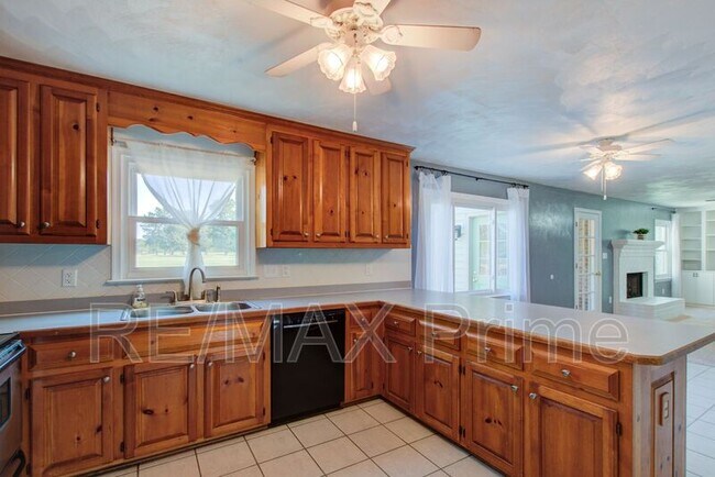 Building Photo - 427 Las Gaviotas Blvd