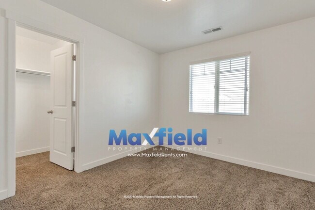 Building Photo - Beautiful Townhouse in Draper - 3 BD 2.5 BA 2 GA - 2250 Square Feet