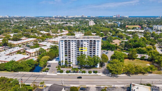 Building Photo - 1800 N Andrews Ave