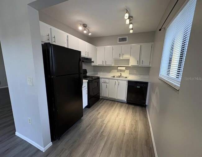 Building Photo - 2683 Oak Park Way