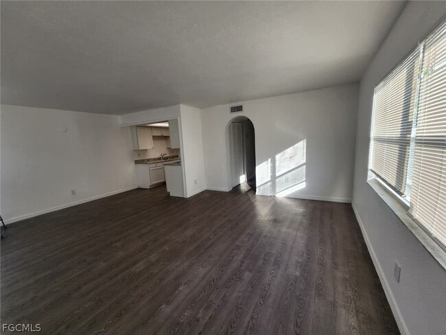 Building Photo - 1919 Lillie St