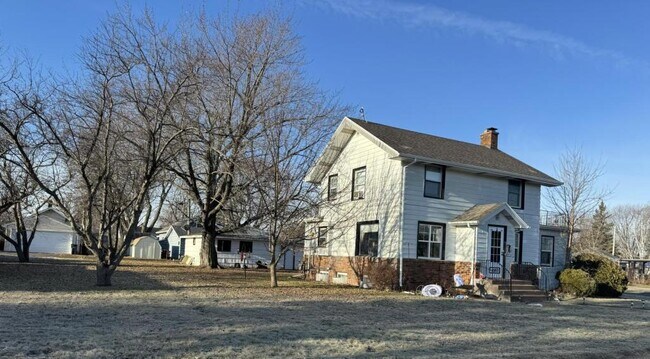 Building Photo - 1502 east 5th street