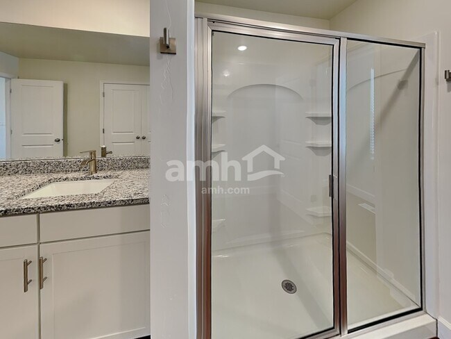 Building Photo - 1329 White St