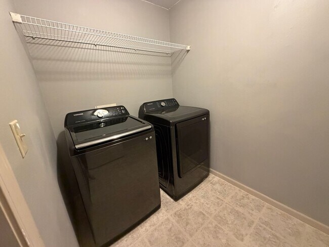 Building Photo - 16258 Hailey Ln