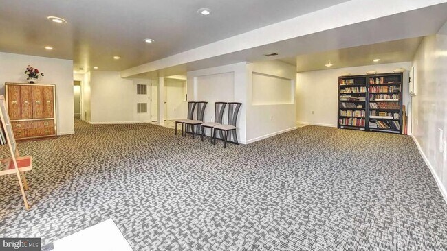Building Photo - 110 Hunton Dr
