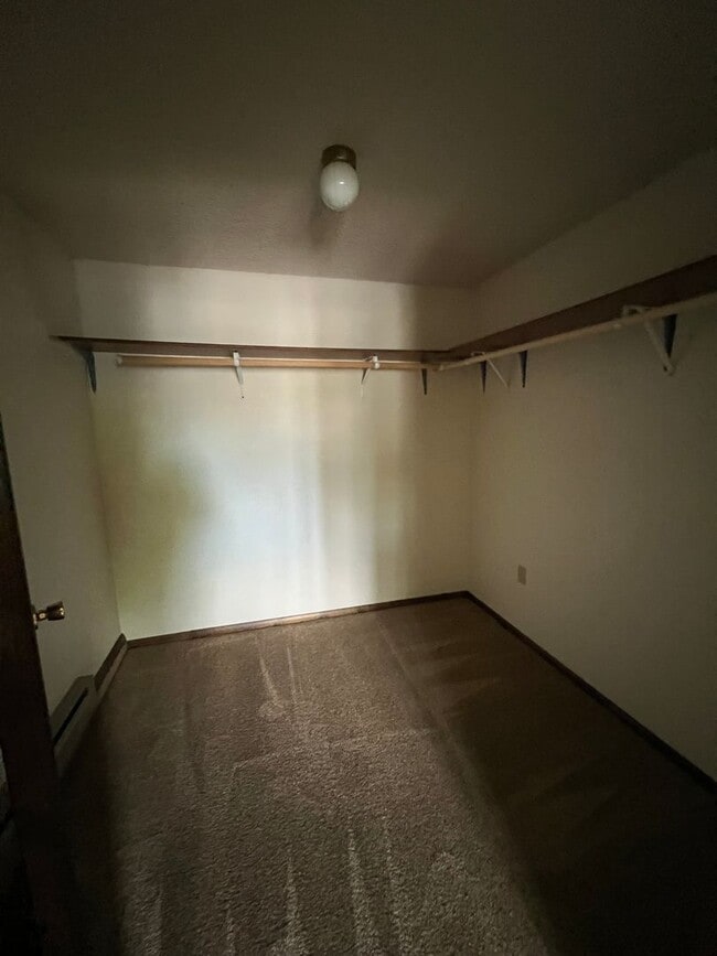 Building Photo - Humbolt Lp condos