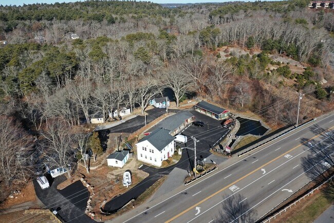 Building Photo - 825 Scenic Hwy