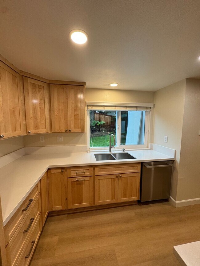 Building Photo - Renovated Home with Modern Comfort and Spa...