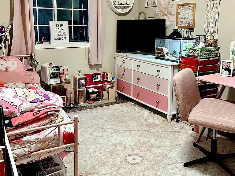 Building Photo - 9902 Fillmore St NE