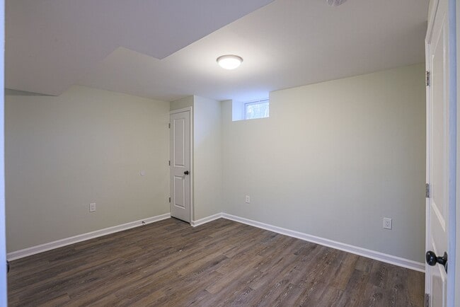 Building Photo - 758 Custis St