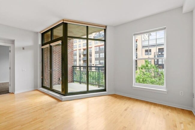 Building Photo - 408 N 1st St