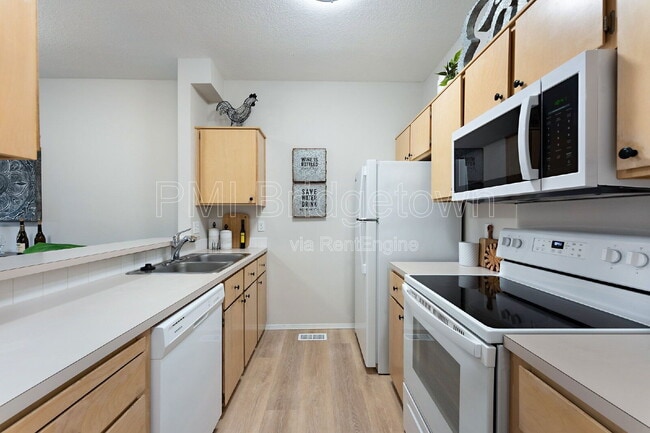 Building Photo - 2026 Virginia Ln