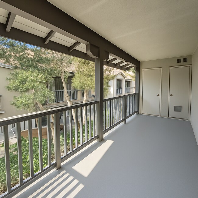 Building Photo - MOVE-IN READY – 1-BEDROOM CONDO IN TUSTIN ...