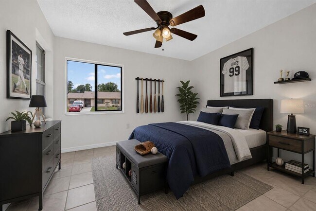 Building Photo - 658 Royalty Ct