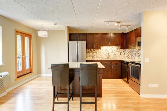 Building Photo - 711 W Gordon Ter