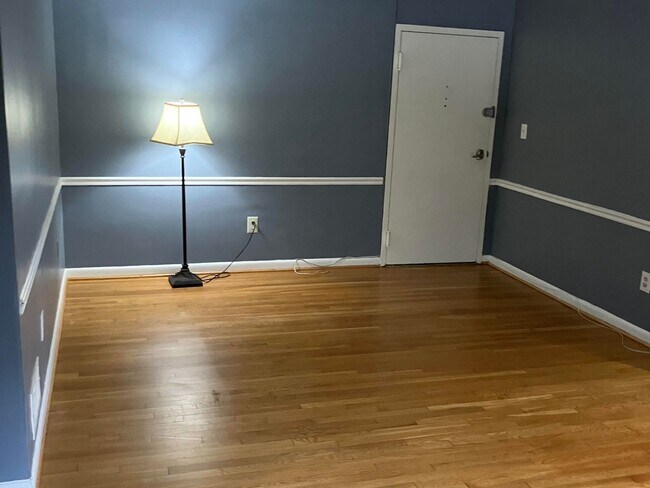 Building Photo - 1 BR/1 BA condo for rent in Courthouse, Ar...