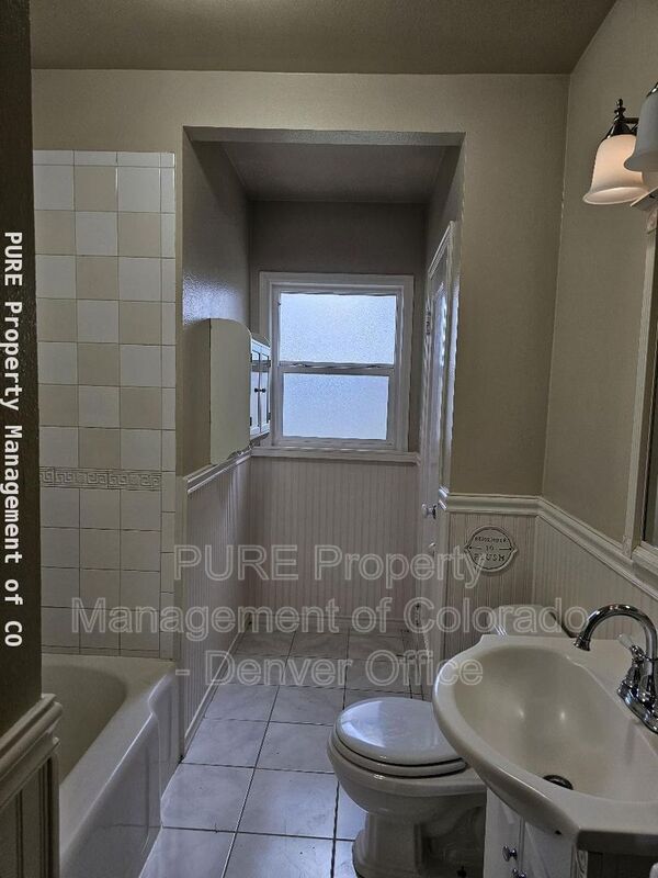 Building Photo - 4001 S Pennsylvania St