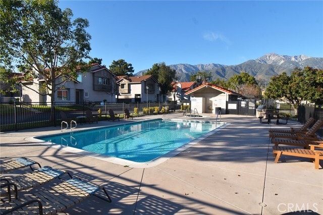 Building Photo - 9872 Highland Ave