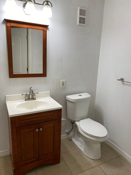 Building Photo - 2622 NW 33rd St