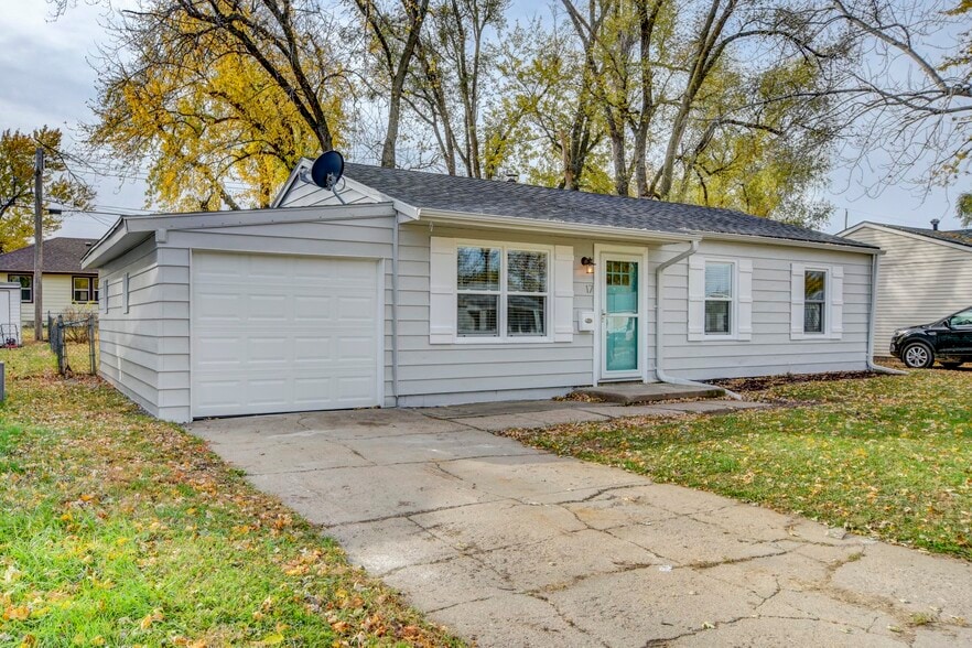 Building Photo - 1017 Hiatt St