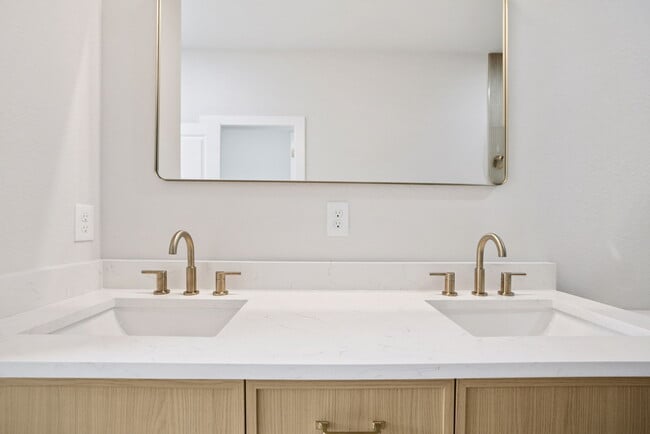 Building Photo - 4873 29th St SW