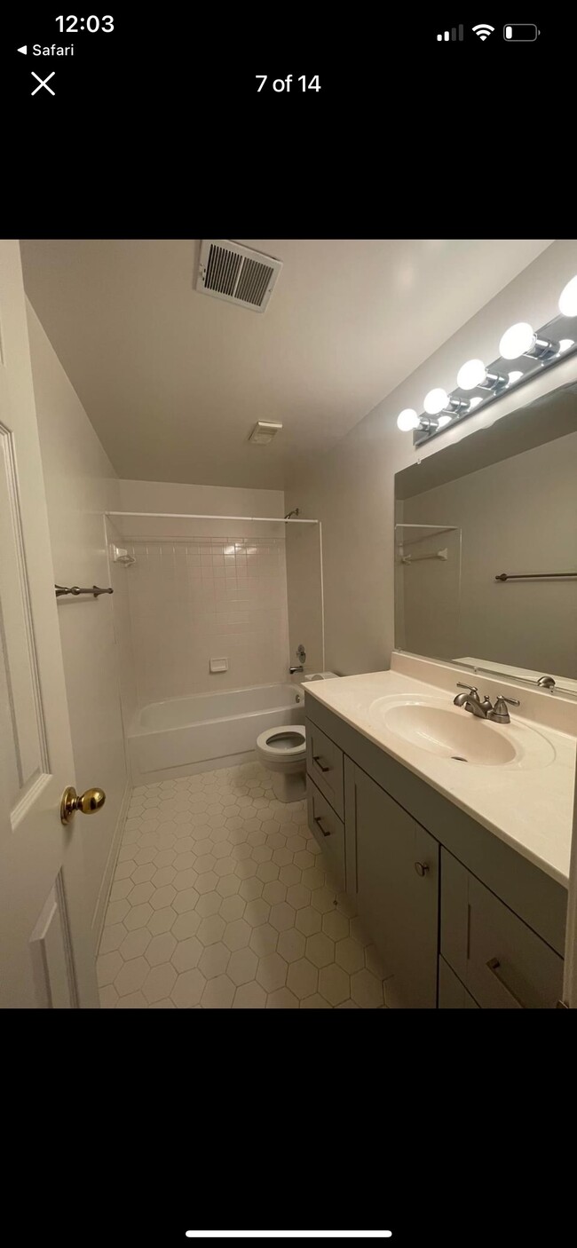 Building Photo - 2736 Winston Ct