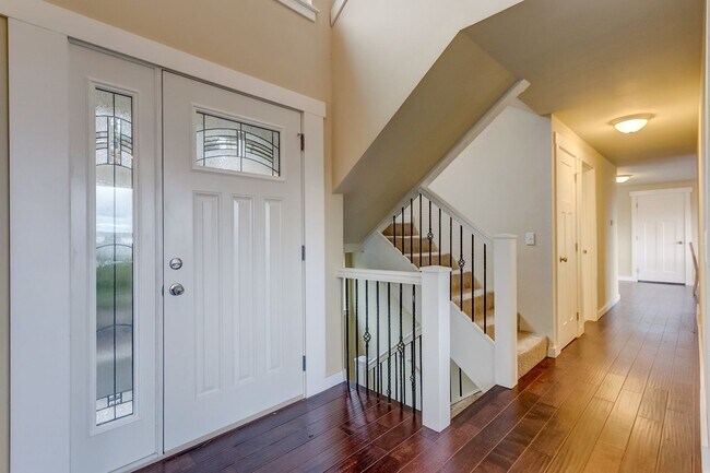 Building Photo - Large 4 Bedroom Edgemoor Home w/ Mother-in-law Suite
