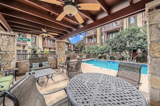 Building Photo - 6350 Oriole Dr