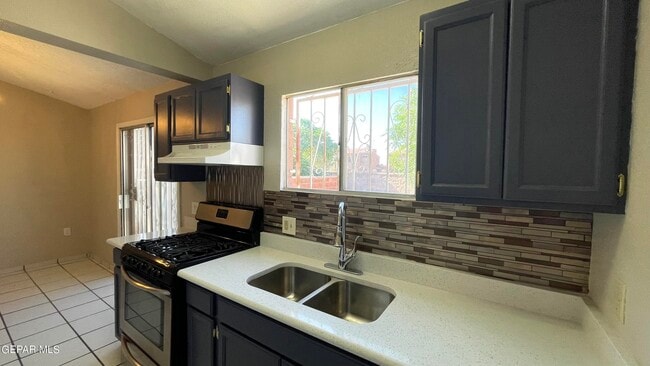 Building Photo - 11040 Sunshine Ct