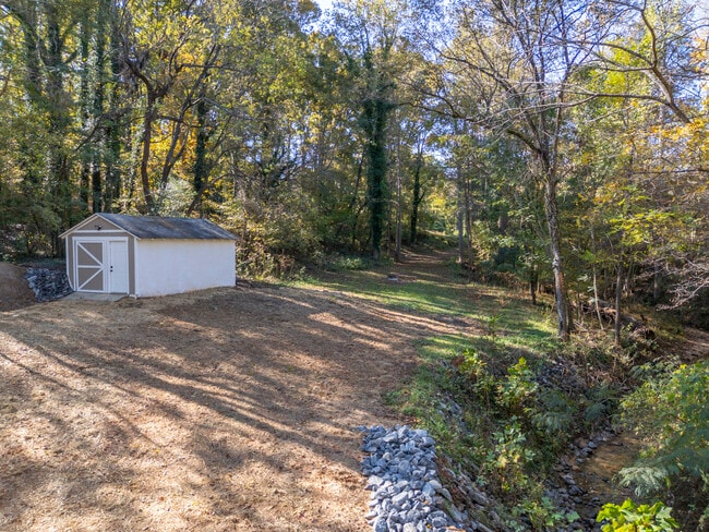 Building Photo - 143 Luckado St