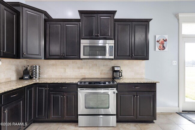 Building Photo - 300 Overbrook Dr