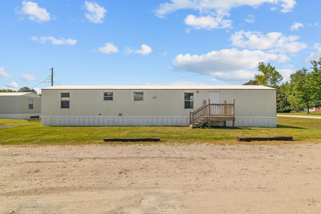 Primary Photo - 105 Jodoc Dr