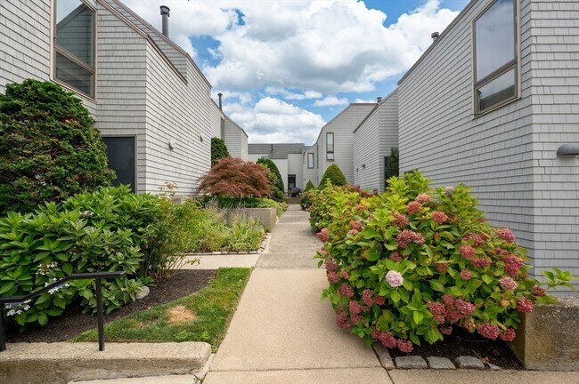 Building Photo - 23 Skinners Path