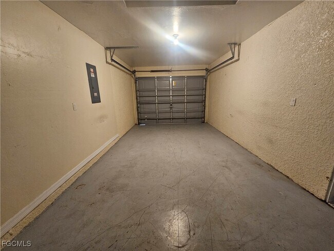 Building Photo - 4642 26th St SW