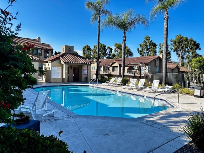 Building Photo - 2 bedroom condo in San Marcos