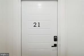 Building Photo - 2000 N Front St