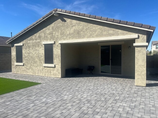 Building Photo - 17295 W Valentine St