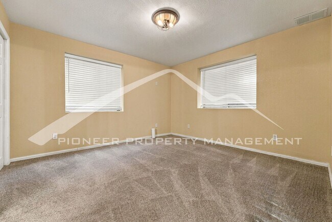 Building Photo - 9603 Laredo St