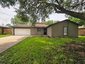 Building Photo - 2215 Gontier Dr