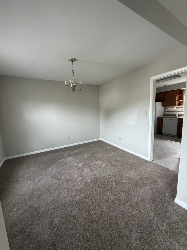 Building Photo - 5667 Heathwood Ct