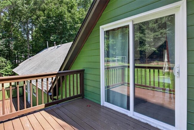 Building Photo - 115 Hubbard Dr
