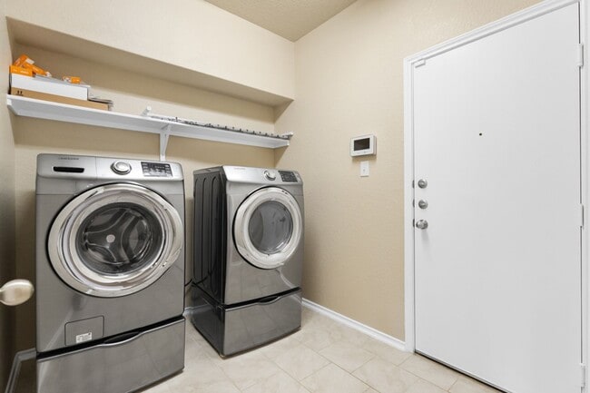 Building Photo - 515 Sage Thrasher