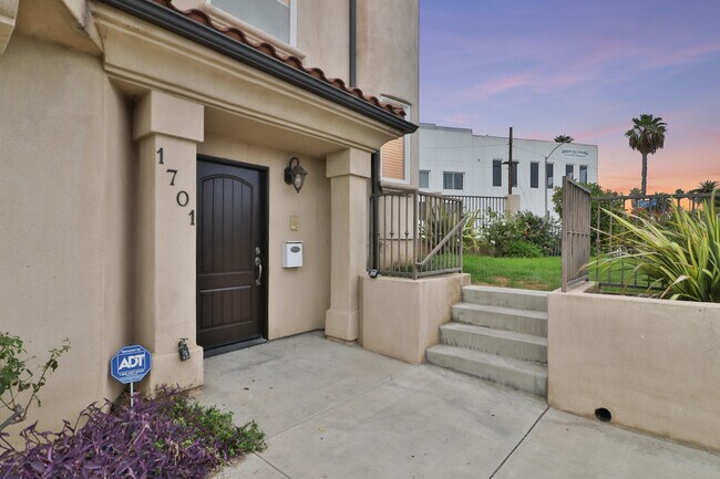 Building Photo - 1701 Crescent Ave