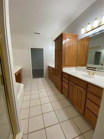 Building Photo - 4763 Red Oak Cir
