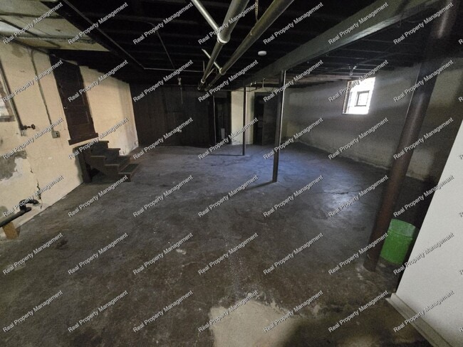 Building Photo - Charming 3 Bedroom Bungalow