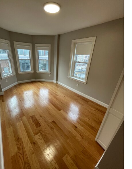 Building Photo - 118 Berkshire St